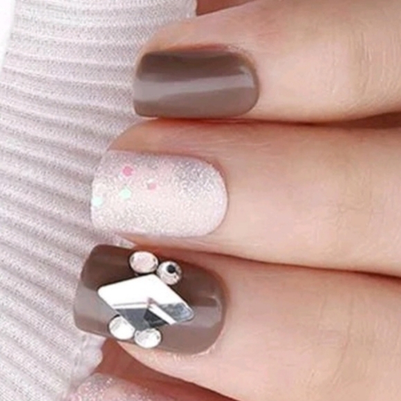 3D Rhinestone & Glitter Press On Nails - Picture 10 of 12